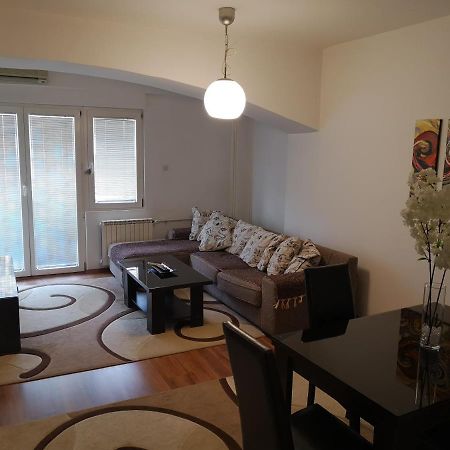 Hello Apartment Üsküp Dış mekan fotoğraf
